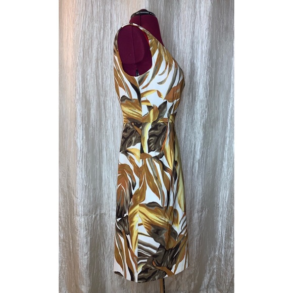 Connectwd Apparel Leaf patterned Cocktail dress with pockets - Picture 2 of 4